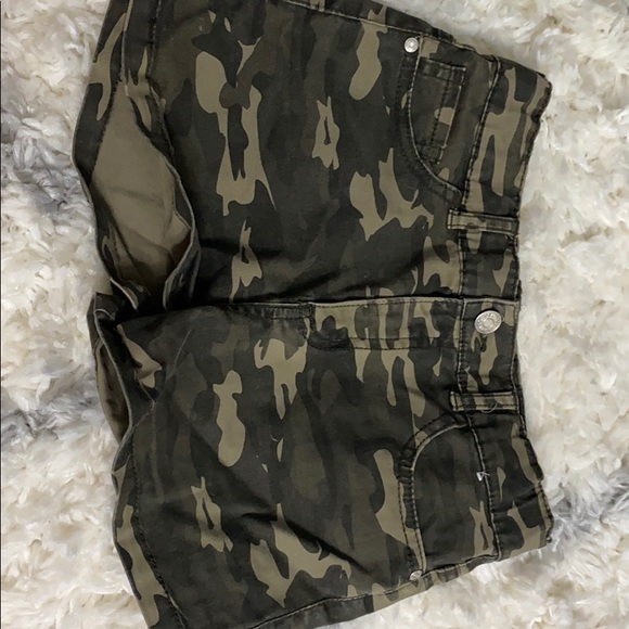 Denim&Co Pants - Camo shorts